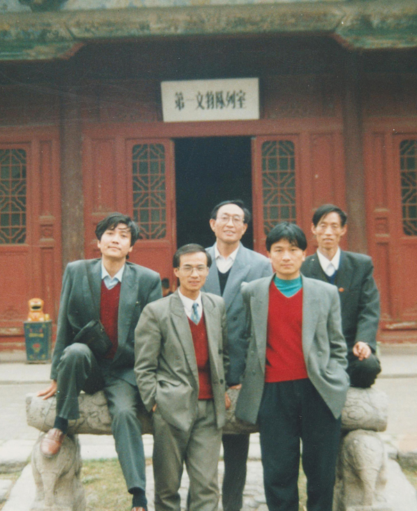 008 前排左一團(tuán)委書記高丙杰、前排右一組織干事王小龍，后排中黨辦主任馮振宇 右一宣傳部長王衛(wèi)民 (71).jpg