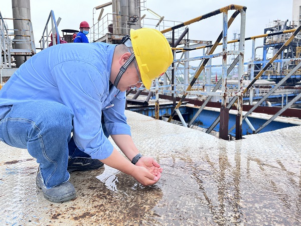 1652502321920898.jpeg 雨水洗手.jpg