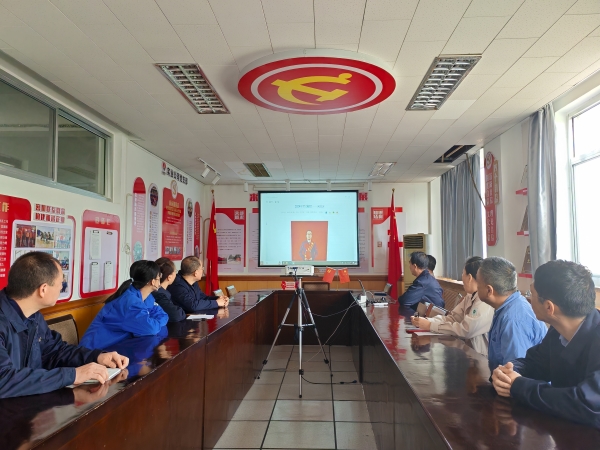3月24日上午支部組織學習勞模先進事跡.jpg