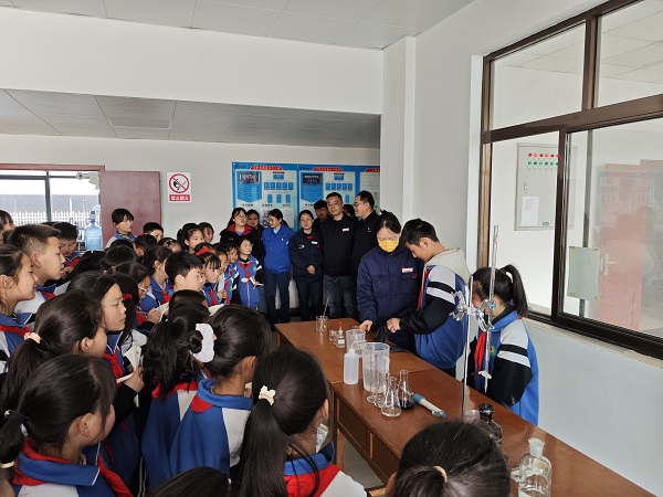 3.27 黨建引領(lǐng)聚合力 校企共筑節(jié)水夢  附圖6.jpg