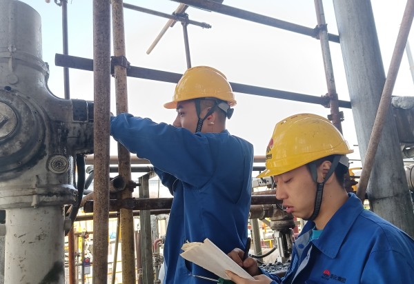 111744331234196554.jpg 電動(dòng)閥拆除認(rèn)真核對(duì)線號(hào).jpg